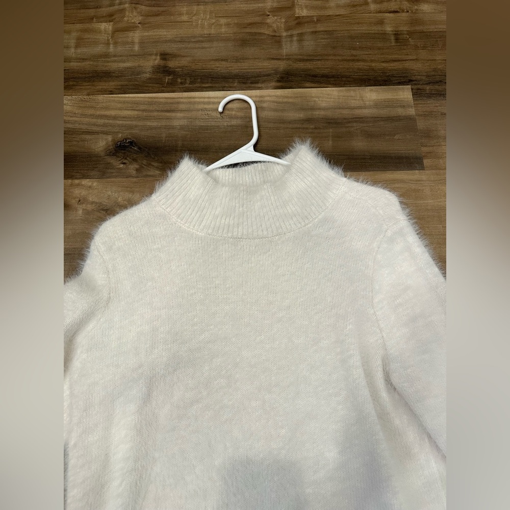 LOFT Sweater - Picture 2 of 3